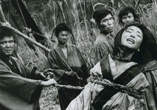 Vista 4 de Three Outlaw Samurai (The Criterion Collection) Blu-ray
