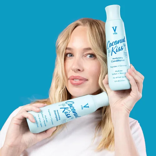 Vista 8 de V&Co. Acondicionador hidratante de 12 onzas. Fórmula sin sulfatos, segura para el color y suave con tecnología peptídica que aumenta la hidratación