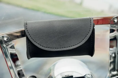 Vista 8 de Dowco Willie & Max 58611-00 - Bolsa de piel sintética para parabrisas de motocicleta, color negro, ajuste universal