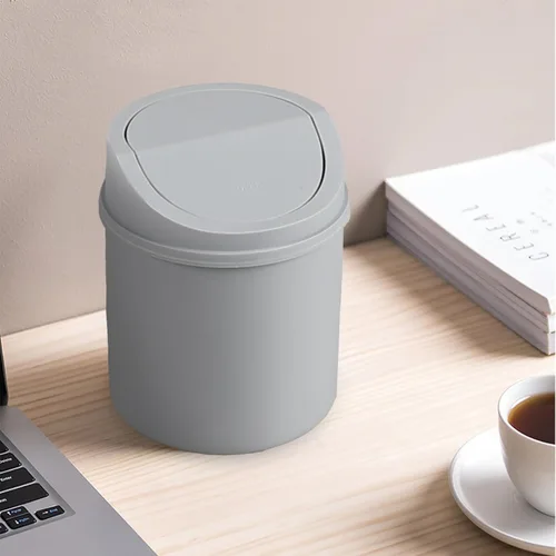 Vista 5 de Mini bote de basura de escritorio de 0.5 galones con tapa giratoria, pequeño bote de basura oscilante, gris Lightweight Plastic, Flip Swing-Top