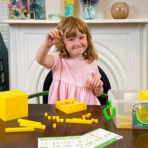 Vista 2 de Kids First: Base Ten Blocks Kit de matemáticas de 121 piezas con tarjetas de actividad Comprende los diez conceptos básicos, sistema decimal