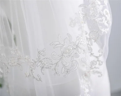 Vista 4 de Velo de novia corto con decoraciones de flores y perlas y peine