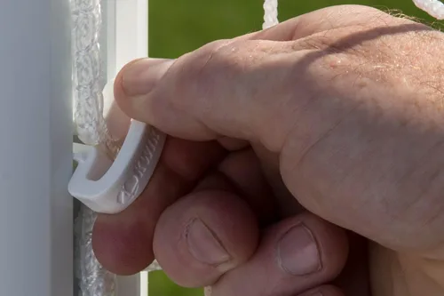 Vista 4 de Kwik Goal Kwik Lock Net Clips Blanco - Paquete de 100
