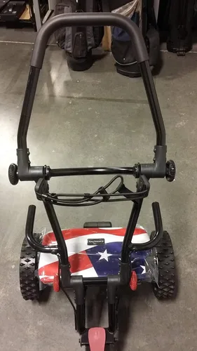 Vista 6 de CaddyTrek R2 CaddyWraps - Carrito de golf eléctrico robótico inteligente Stars & Stripes