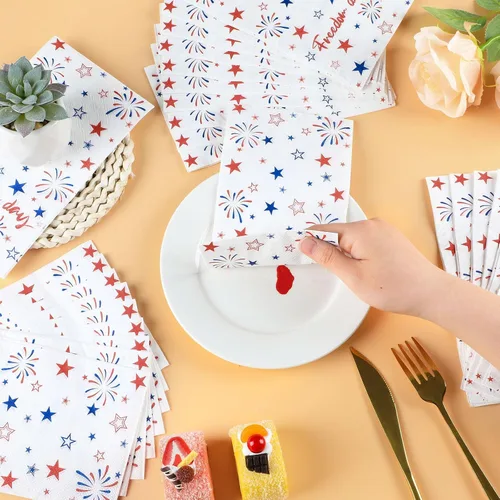 Vista 4 de gisgfim 100 piezas de servilletas de papel desechables con estrellas patrióticas para el 4 de julio, Día de la Independencia, servilletas