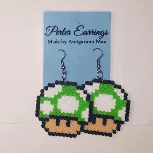 Vista 4 de Pendientes de hongos Perler – Orejas de acero inoxidable – 1UP / Power Up Setas