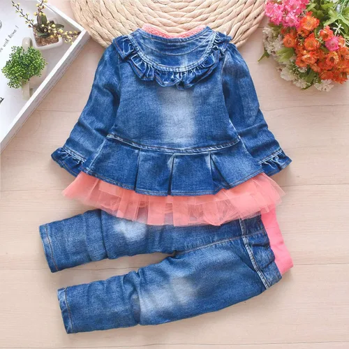 Vista 4 de Peacolate Conjunto de ropa de primavera y otoño para bebé, 3 piezas, camiseta de manga larga, chaqueta de mezclilla y jeans