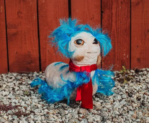 Vista 6 de Toy Vault El Gusano del Laberinto de Peluche (14 pulgadas), Lindo Peluche de Animal Relleno, con Licencia de Jim Henson Productions