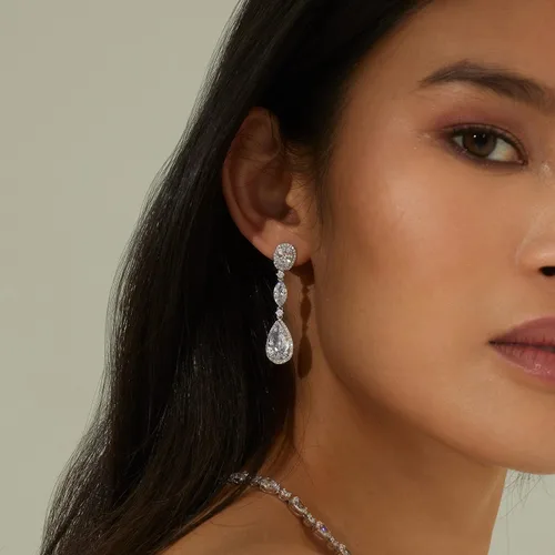 Vista 3 de Nadri Aretes de lágrima para mujer, aretes colgantes ovalados para mujer, aretes hipoalergénicos para mujer, exquisita circonita cúbica dorada