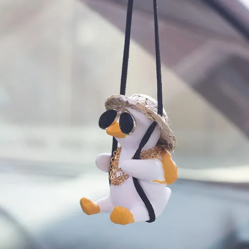 Vista 3 de Accesorios para colgar en el espejo del automóvil, lindo adorno de pato oscilante para el tablero de instrumentos (lentes de sol de espejo de patio)
