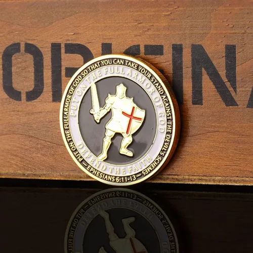 Vista 2 de Ponte la moneda de desafío de armadura completa de Dios, moneda conmemorativa de oración medallón coleccionable