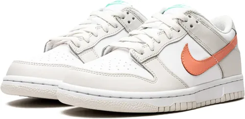 Vista 79 de Nike Kid's Dunk Low Sneaker