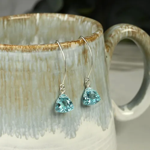 Vista 8 de Pendientes colgantes hechos a mano para mujer - Cuarzo azul aguamarina y plata de ley en caja de regalo - Trillante de cuarzo azul brillante