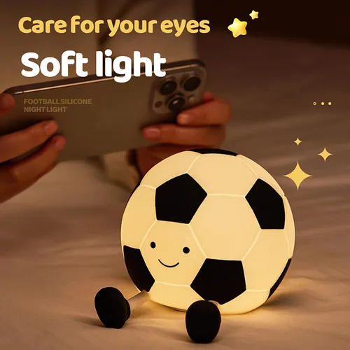 Vista 3 de Luz nocturna de fútbol AGEK para niños, lámpara de fútbol de dibujos animados de silicona para guardería con 3 niveles de atenuación, lámpara