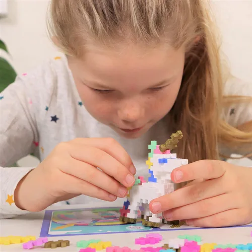 Vista 3 de PLUS PLUS Aprende a construir unicornios, 275 piezas, mini bloques de hashtag entrelazados, regalo de cumpleaños de unicornio 3D para niñas y niños