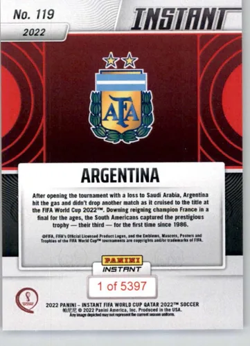Vista 2 de Panini Instant FIFA World Cup # 119 Argentina Team Celebration (con Messi) Tarjeta oficial de fútbol Argentina de Panini en estado Raw (NM o mejor)