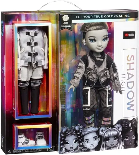 Vista 4 de Rainbow High Shadow Series 1 Ash Silverstone - Muñeca de moda de niño en escala de grises. 2 atuendos de diseñador plateados para mezclar y combinar