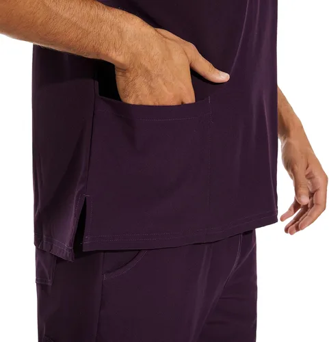 Vista 5 de COZYFIT Conjunto de ropa quirúrgica para hombre camiseta elástica con cuello en V y pantalón deportivo con 8 bolsillos, cintura de yoga, ropa