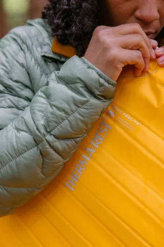 Vista 6 de Therm-a-Rest Trail Prolite - Colchoneta de dormir ligera autoinflable para mochilero, tamaño grande