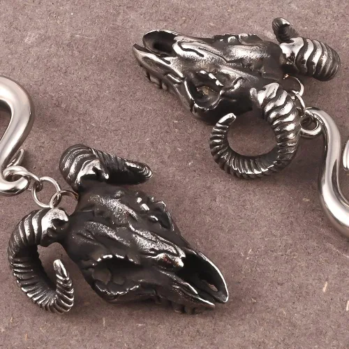 Vista 6 de DOEARKO 2PCS Ear Gauges Fashion Goat Skull Ear Hanger Weights for Stretched Ears Tunnels 316 Stainless Steel Hypoallergenic Body Jewelry