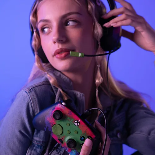 Vista 7 de PDP Space Dust Bundle Pack Rematch Glow Advanced Wired Controller & AIRLITE Glow Wired Headset for Xbox Series XS, Xbox One, & Windows 1011 PC