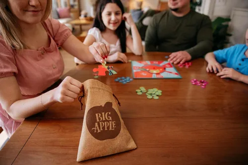 Vista 5 de Big Apple Family Spin to Win - Juego de mesa para niños y adultos