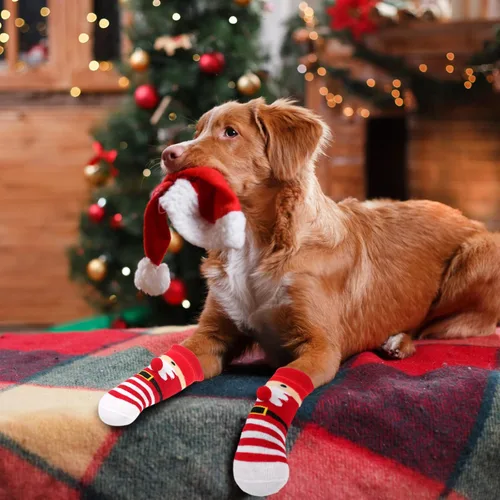 Vista 5 de Rypet 2 pares de calcetines de Navidad para perro, antideslizantes, con correas ajustables, control de tracción para interiores y suelos de madera