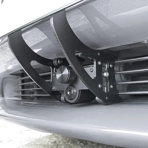 Vista 3 de El soporte original de placa de matrícula con cerradura para Tesla Model 3 de 2017-2023, kit de montaje de soporte de placa frontal