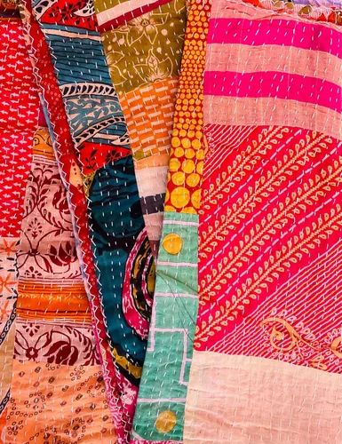 Vista 5 de Edredón Kantha de algodón vintage indio de 55 x 85 pulgadas, parches surtidos de algodón Kantha bordado a mano, juego de 1
