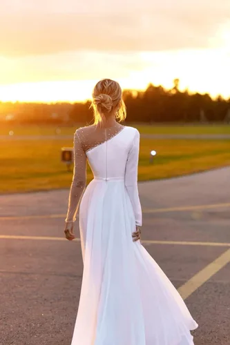 Vista 3 de Vestido de novia simple con cuello en V para novia, tirantes delgados, tul fruncido, vestidos de novia de playa