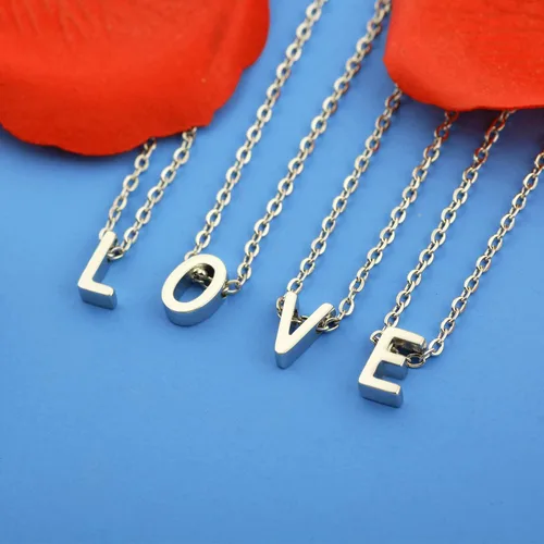 Vista 5 de MOMOL Collar pequeño con inicial para mujer, de acero inoxidable, con letras pequeñas, collar con nombre personalizado para niñas, Metal, no conocido