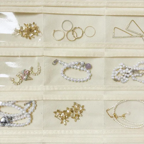 Vista 2 de Organizador colgante de joyas con 80 bolsillos de almacenamiento de doble cara, 1 paquete, color beige