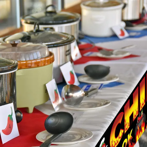 Vista 4 de Cartel de Chili Cook Off, pancarta de tela para concurso de 41 x 24 pulgadas, suministros para fiestas mexicanas (41.3 x 23.6 in)