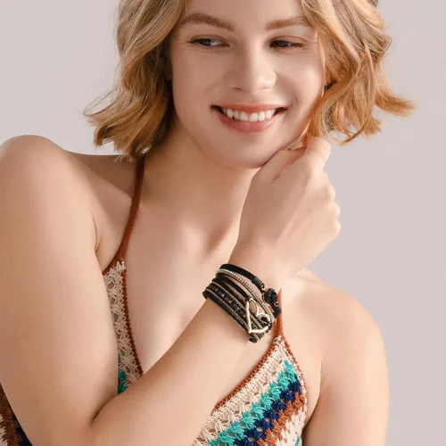 Vista 2 de Pulseras de cuero con corazón grueso, estilo bohemio, apilable, lindo Negro