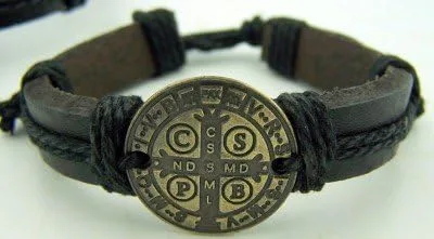 Vista 4 de CB - Pulsera de cuero de San Benito 3 unidades talla S M L tono bronce