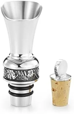 Vista 2 de Royal Selangor Vertedor de vino de peltre de la colección William Morris acabado a mano