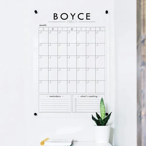 Vista 2 de Calendario familiar de acrílico transparente con apellido personalizado y secciones inferiores