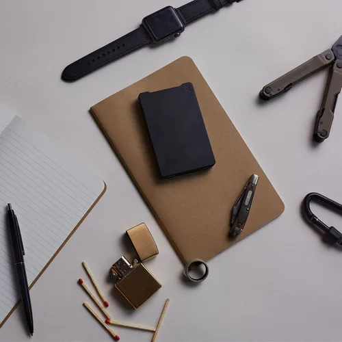 Vista 4 de Groove Life Cartera Magnética con Deslizamiento del Pulgar Groove - Portador de Tarjetas de Crédito de Aluminio Minimalista de Perfil Bajo