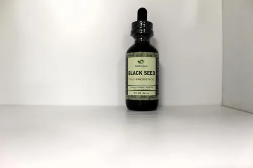 Vista 4 de HalalEveryDay - Aceite de semilla negra - 100% puro, prensado en frío- Orgánico- Nigella Sativa sin OMG - Timoquinona - Aceite de semillas de comino