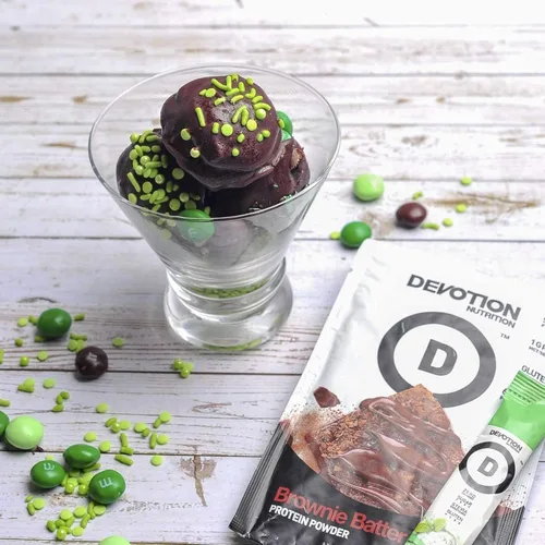 Vista 9 de Devotion Nutrition Brownie - Proteína en polvo para batidos, hornear, brownies, postres, 0.71 oz de aislado de suero y mezcla de caseína, sin azúcar