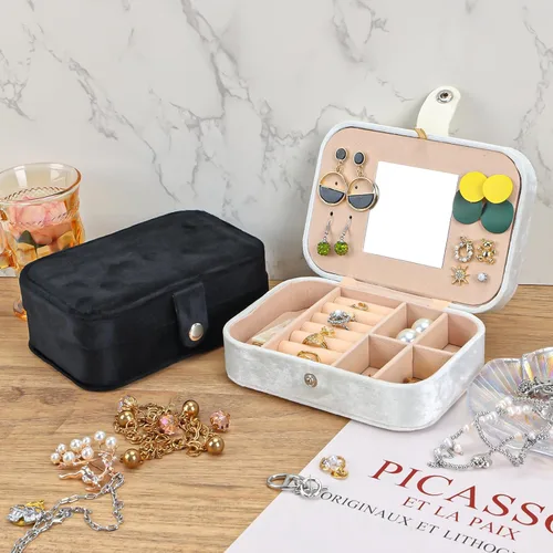 Vista 7 de Fixwal Joyero pequeño de viaje, joyero de viaje, organizador de joyas de terciopelo de felpa para mujeres y niñas, joyero portátil con espejo