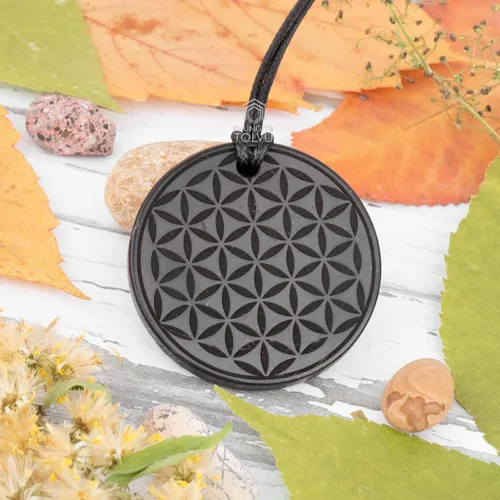 Vista 7 de Colgante Shungite grande - Flor de la Vida - 1.8 pulgadas - Auténtico collar de amuleto de piedra shungita - Hecho a mano - TOLVU, Piedra, Shungita