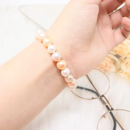Vista 4 de Honbay Pulsera elástica simple con perlas de agua dulce para niñas y mujeres