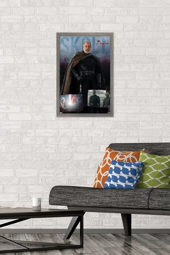 Vista 2 de Trends International Star Wars: Ahsoka - Póster de pared Baylan Skoll, 14.72 x 22.37 pulgadas, versión enmarcada de madera de granero