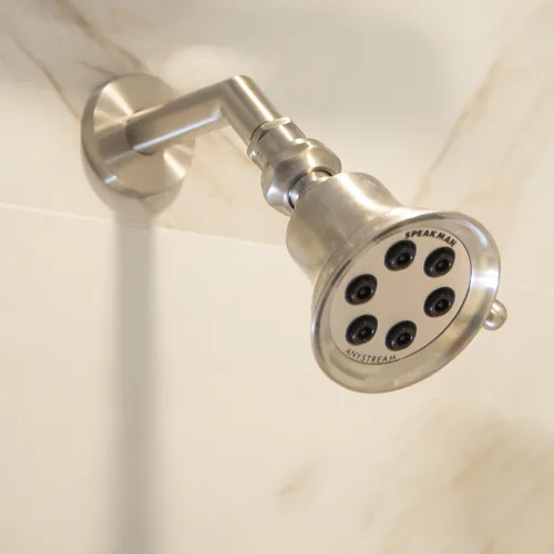 Vista 2 de Speakman S-2540-BN Neo Brazo de ducha y brida para baños de diseño moderno, 7 pulgadas, níquel cepillado