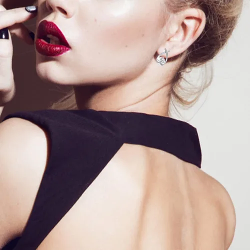 Vista 6 de Dainty Simplicitys - Aretes de circonita con cola de pez para mujeres y niñas, minimalismo, aretes chapados en lágrima, aretes de doble torsión