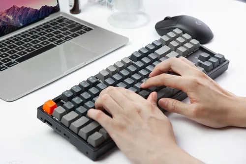 Vista 8 de Keychron K8 Teclado mecánico inalámbrico BluetoothUSB con cable, intercambiable en caliente, 87 teclas, retroiluminación LED RGB, interruptor marrón