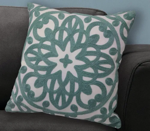 Vista 2 de Alysheer Funda de almohada decorativa bordada de 18 x 18 pulgadas, acogedora y fresca funda de cojín bohemia con diseño de mandala chic de punto