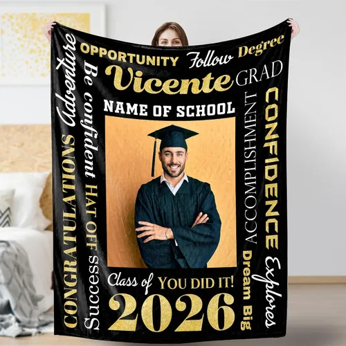 Vista 20 de Artsadd Mantas de graduación personalizadas con fotos, texto, mantas de graduación personalizadas de clase de 2026, manta de franela personalizada