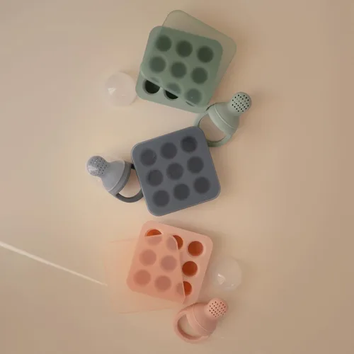 Vista 4 de mushie Bandeja de congelador con tapa para alimentos frescos para bebés congelados, 9 tazas x 0.5 onzas, contenedor de almacenamiento sin BPA (rubor)